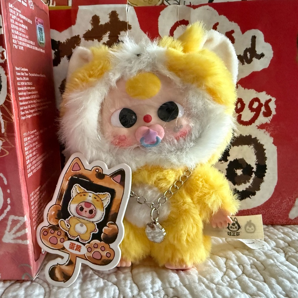 SOLD
Baby Three Cats & Dogs Blind Box Confirmed: Yolk Paci & Crazy Eyes